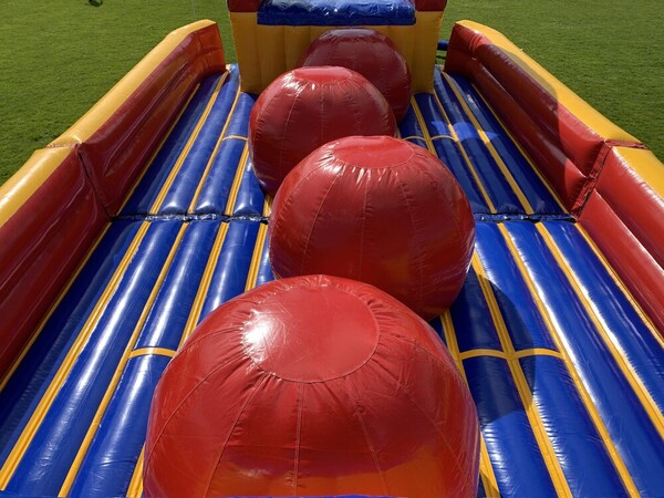Bouncing Balls 'Wipe Out'
